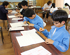 津市そろばん教室 授業風景