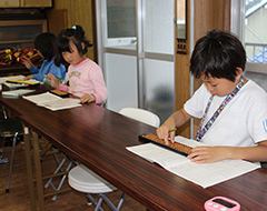 津市そろばん教室 授業風景
